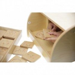 Сенсорная игрушка Узнай на ощупь Буквы Цифры Фигуры Masterkidz