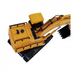 Remote-Controlled Excavator Movable Spoon