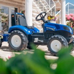 Педальный трактор FALK New Holland Large с прицепом на 3 года