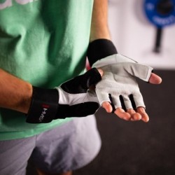 RST04 SIZE M FITNESS GLOVES HMS (WHITE-BLACK)