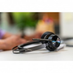 POLY Voyager Focus 2 USB-A with charge stand Headset