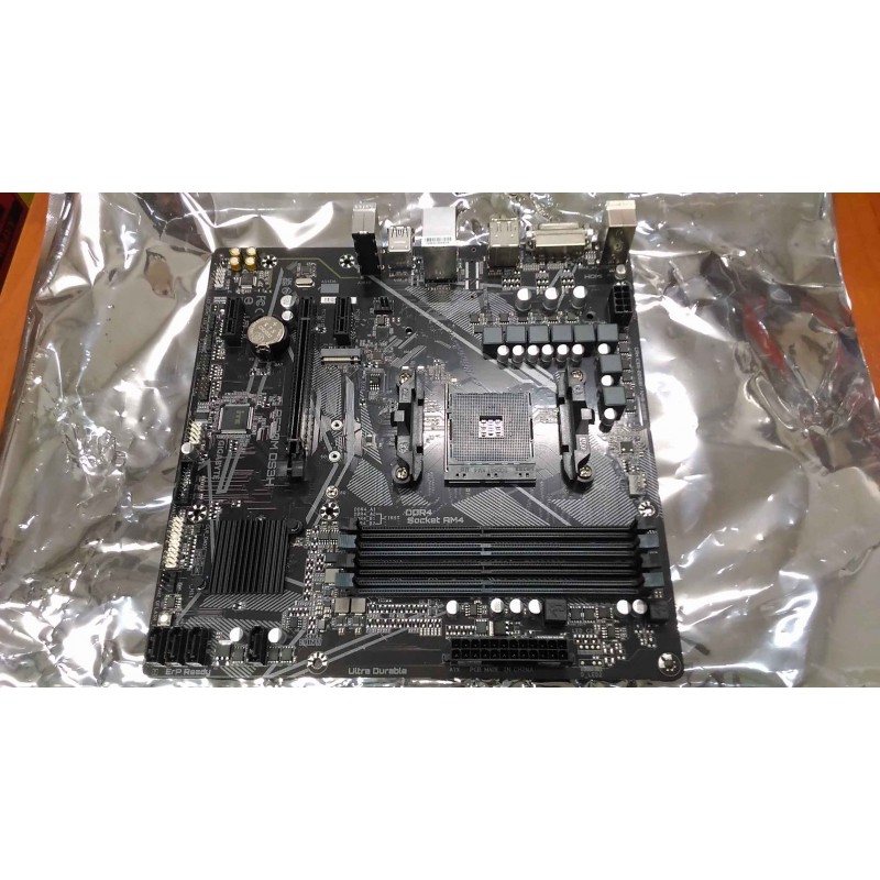 SALE OUT. Gigabyte USED, REFURBISHED, WITHOUT ORIGINAL PACKAGING AND ACCESSORIES, ONLY BACK PANEL INCLUDED |