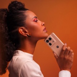 Motorola edge 50 Ultra 17 cm (6.7") Dual SIM Android 14 5G USB Type-C 16 GB 1 TB 4500 mAh Wood