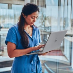 HP ZBook Firefly G11 Intel Core Ultra 7 165U Mobile workstation 35.6 cm (14") WUXGA 32 GB DDR5-SDRAM 1 TB SSD Wi-Fi 6E