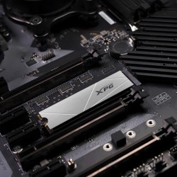 XPG GAMMIX S60 2 TB M.2 PCI Express 4.0 NVMe 3D NAND