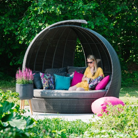 Day bed WING 135x232xH210cm, aluminum frame with plastic wicker