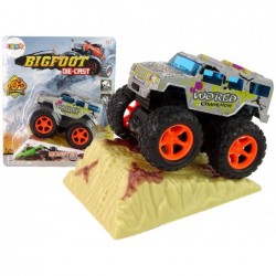 Resorak Monster Truck  Pull Back drive  Rubber tyres Metal body + Evolving Ramp